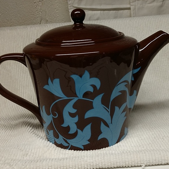 Antique Other - Extra Large Vintage Teapot,rare, Excellent cond.